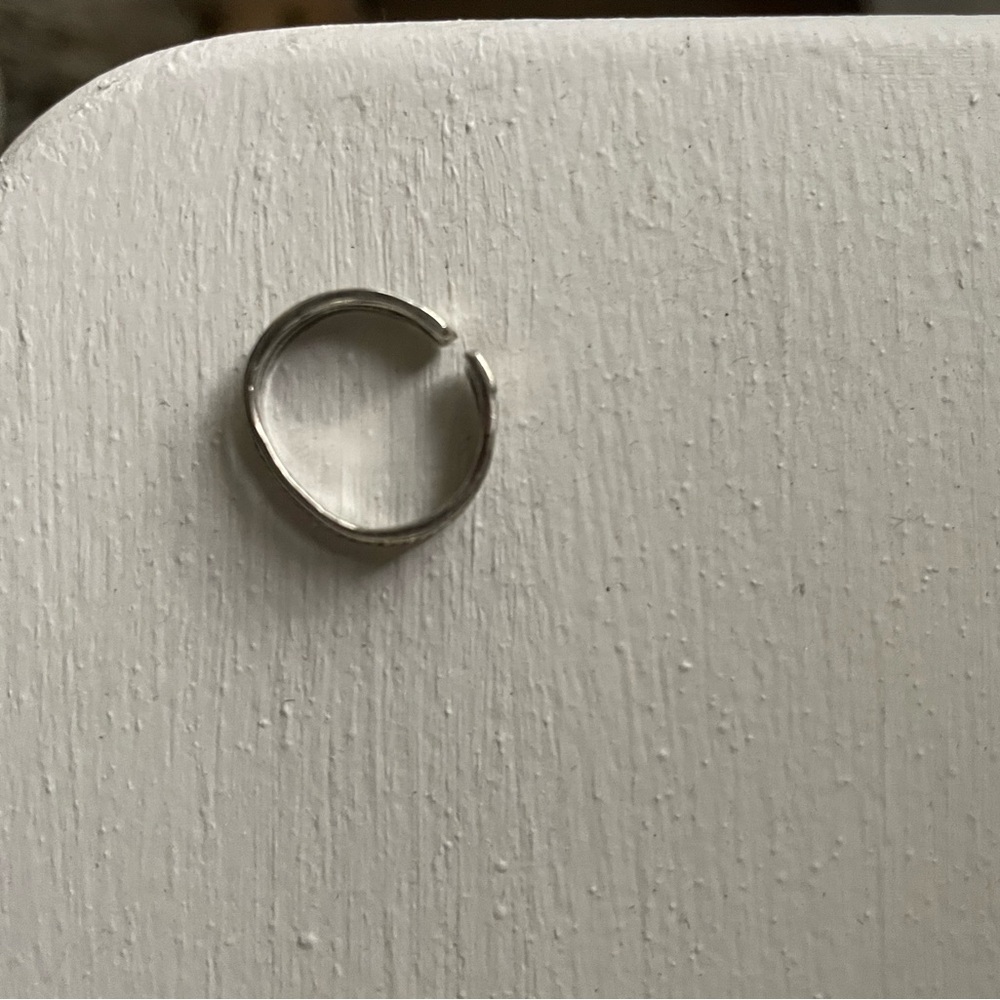 Silver Ring - Picture 2 of 3